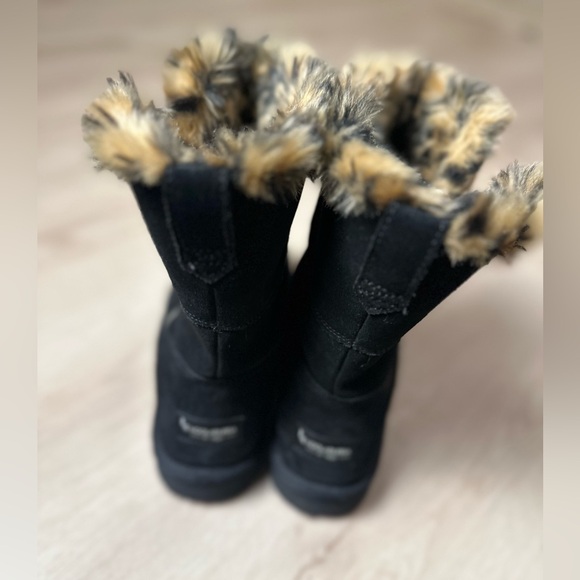 KOOLABURRA by UGG Women’s Aribel Suede Short Boots Black Cheetah Size 10 - Picture 2 of 13